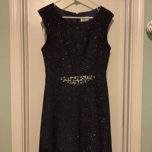 Sparkles abound in this gorgeous cocktail dress.